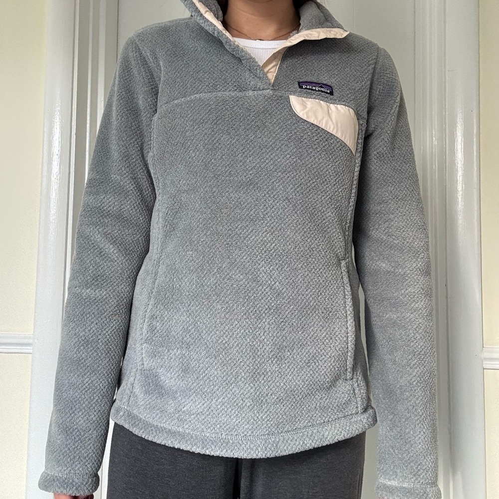 Patagonia Light Gray Fleece Pullover